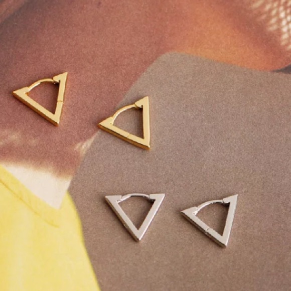 💛🤍Insta Triangle shape earrings - Picture 6 of 8